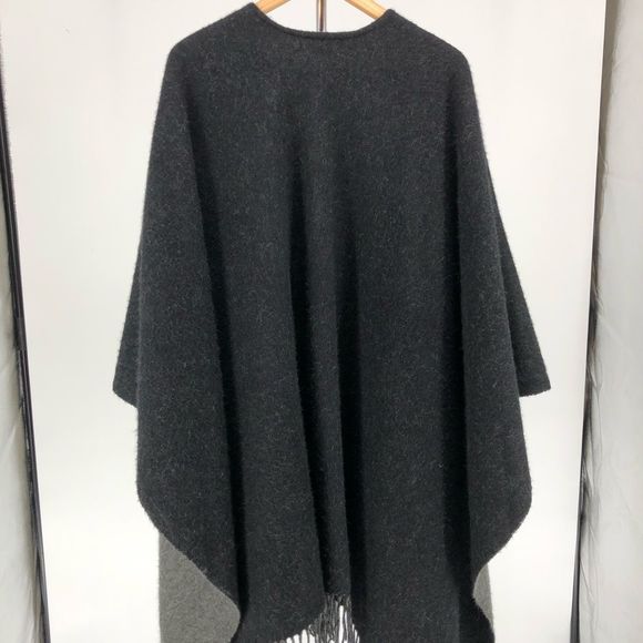 Amicale Grey 100% Lambswool Poncho Cardigan with Fringe Gray - Picture 7 of 10